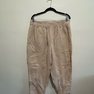 Women’s Tan Pants